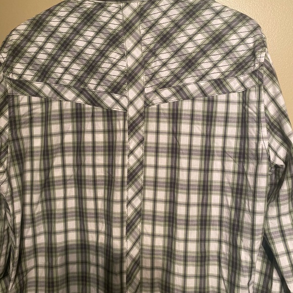 Guess long sleeved snap button down plaid shirt 2/15$ - Picture 13 of 16